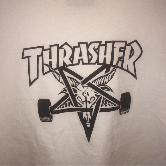 T-Shirt - Picture 3 of 4